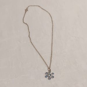 💐 Silver and Blue Snowflake Costume Necklace